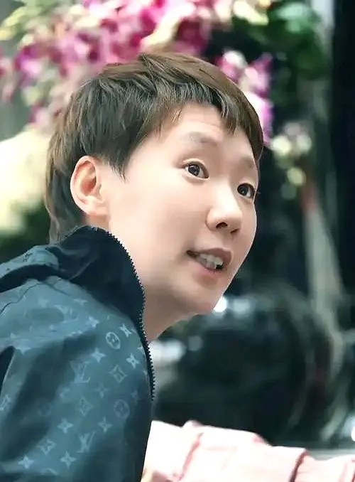 亚博-JackeyLove在热火比赛中刷新纪录，持续失利引发热议！全场沸腾不已-亚博