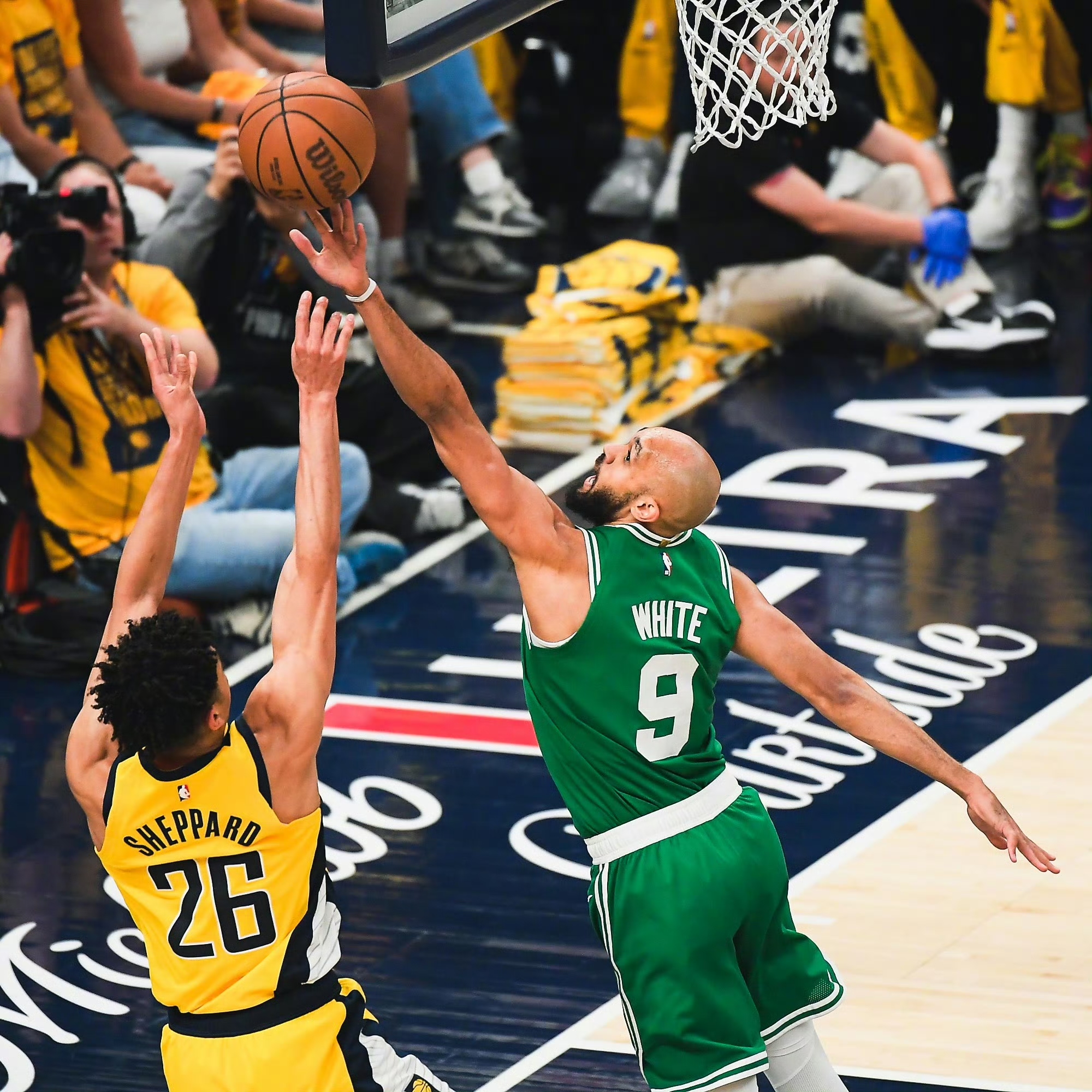 亚博体育-美国队带队取胜！，蒂姆重要时刻重返赛场比赛高潮迭起-亚博体育