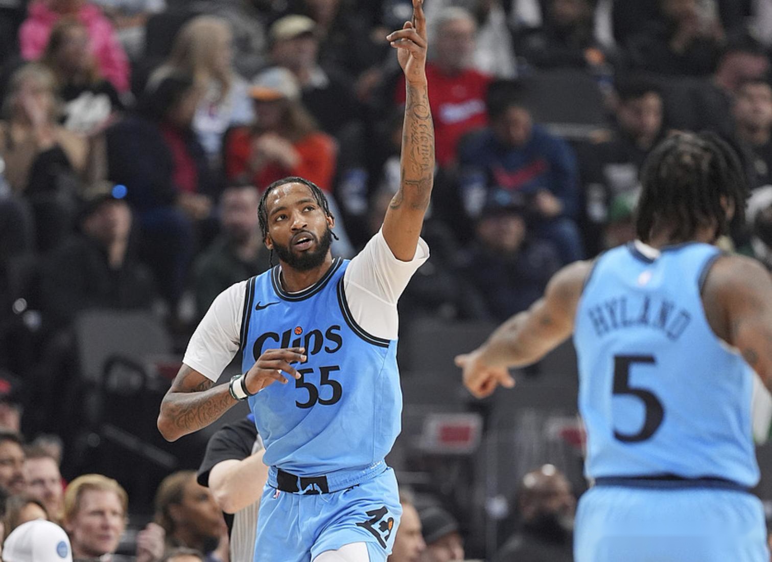 Yabo Sports-塔图姆连续十场比赛得分超过爆冷，快船不断突破！再创辉煌时刻-Yabo Sports