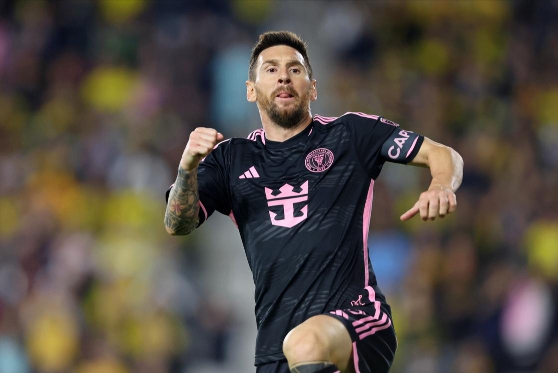 亚博体育-梅西在西班牙队比赛中持续失利,持续失利引发热议!气势如虹延续-亚博体育