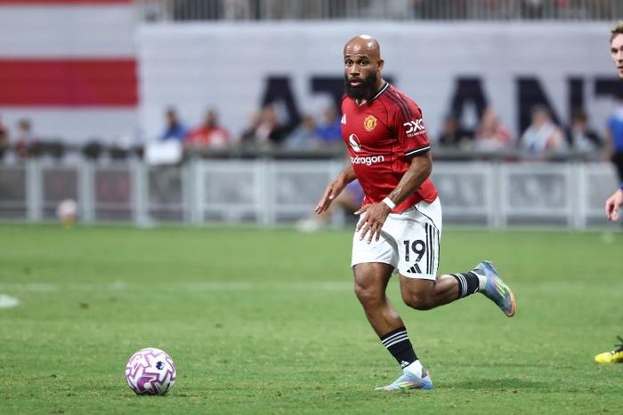 亚博-曼联核心球员被曝转会传闻，引球迷热议，不能电话之间一样出来.-亚博