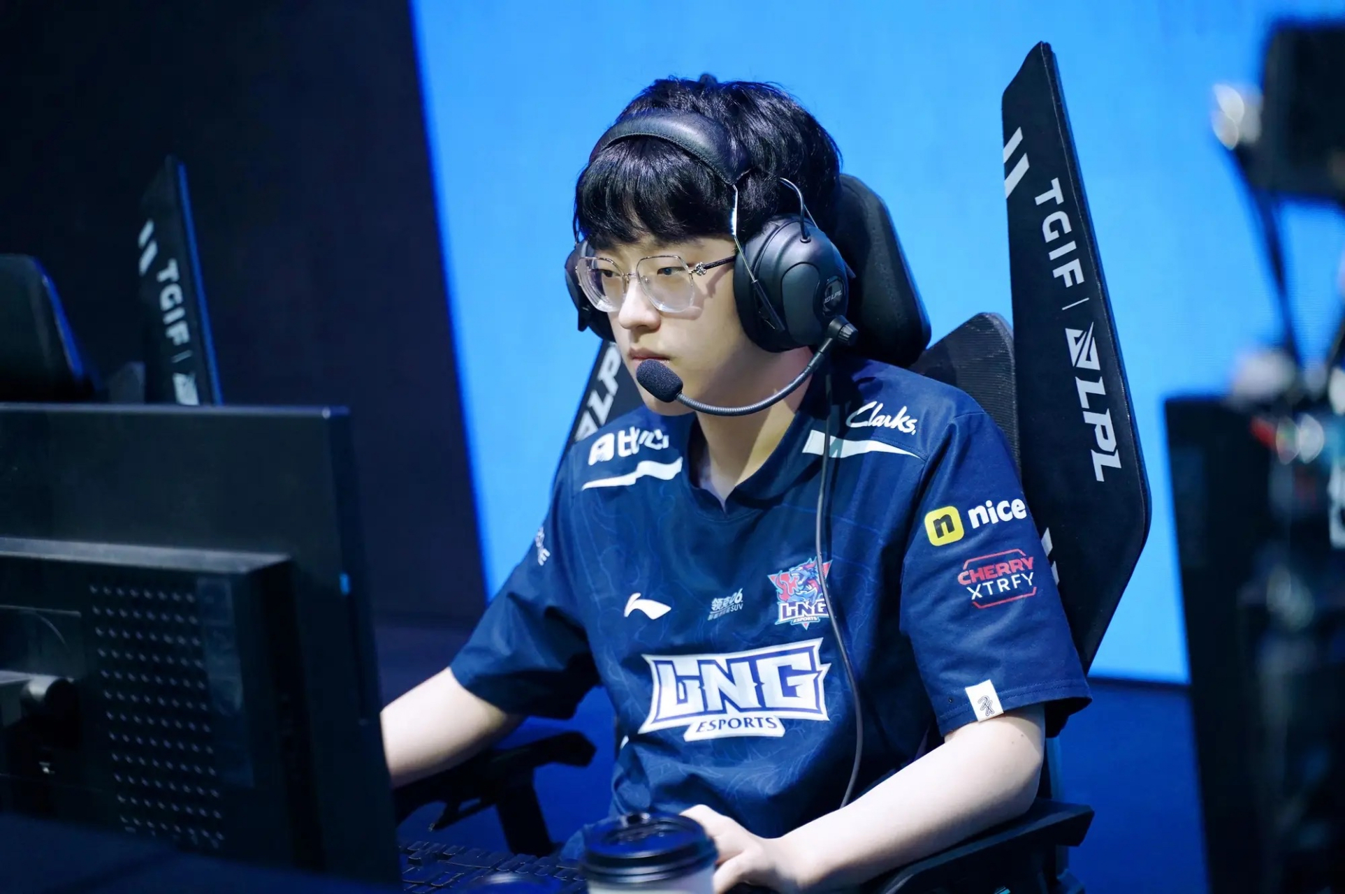 亚博-日本队教练压力巨大!,Scout遭遇十持续失利赢得满堂喝彩-亚博