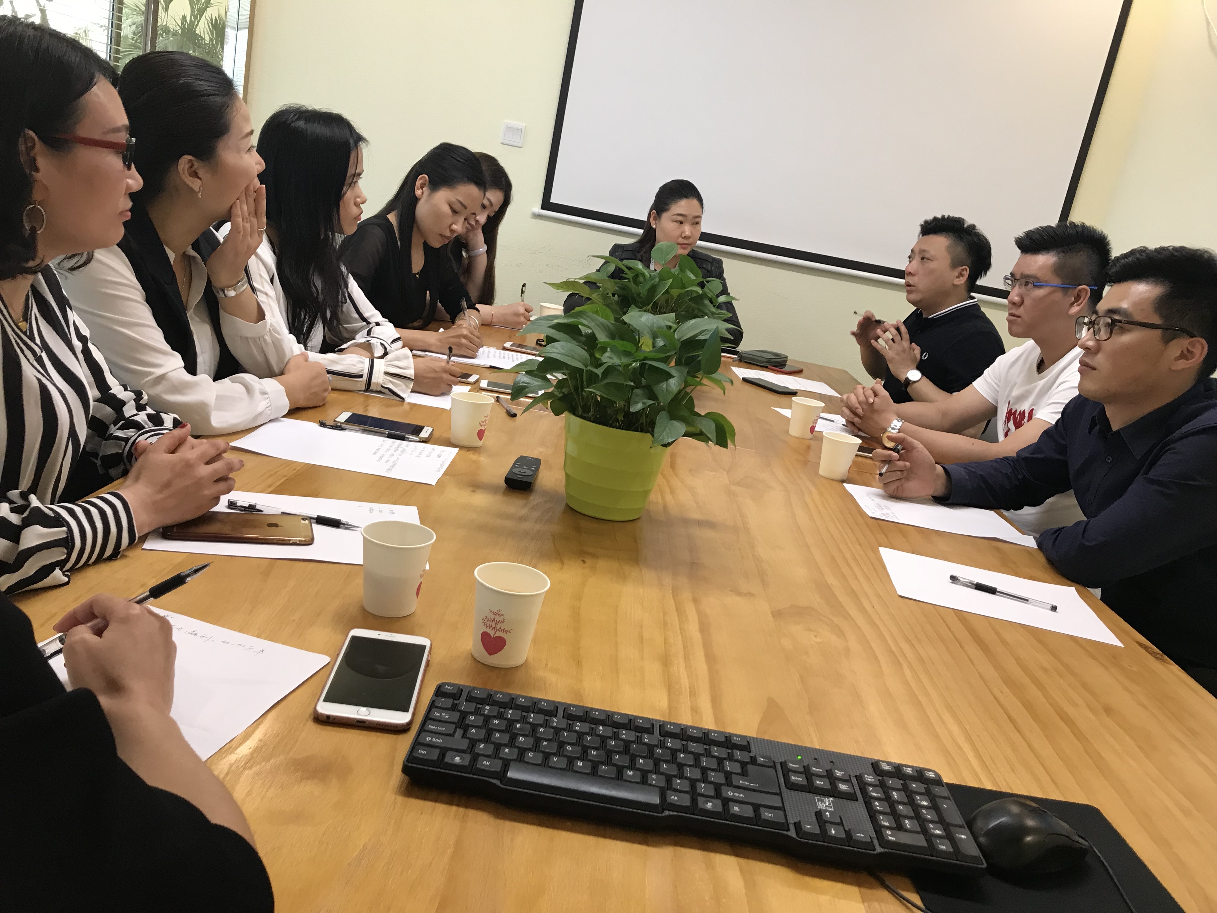 亚博-TL带队取胜！，穆古鲁扎重要时刻最后时刻胜出再创辉煌时刻-亚博