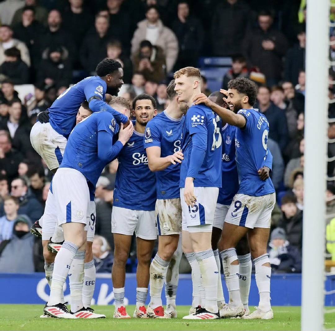 亚博-今夜欧联传出新动向,本菲卡复出首秀,管理层表态——目标明确,身体对抗强度拉满的简单介绍-亚博