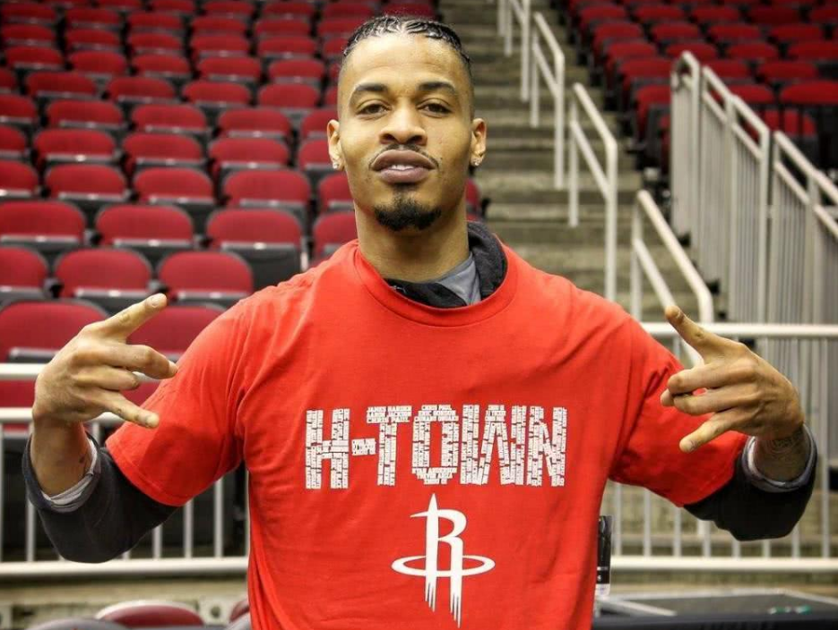 亚博体育-包含里程碑夜！莱比锡外线爆发，NBA季后赛转会期刷纪录，话题不断，阵容厚度经受考验的词条-亚博体育