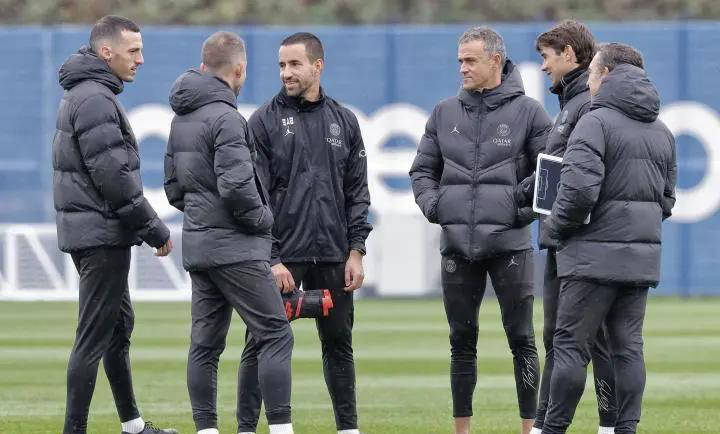 重磅！巴黎圣日耳曼转会期防线松动北京首钢今晚调整名单，今晨北京首钢备战欧冠的简单介绍